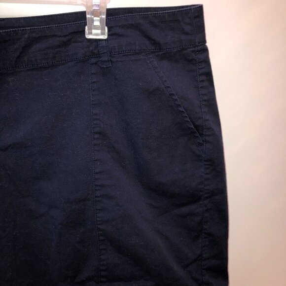 Lane Bryant Womens Size 28 Navy Blue Stretch Pockets Flat Front Chino Shorts - Picture 5 of 8